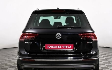 Volkswagen Tiguan II, 2018 год, 2 870 000 рублей, 6 фотография