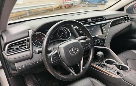 Toyota Camry, 2018 год, 2 392 000 рублей, 6 фотография