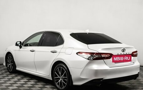 Toyota Camry, 2021 год, 3 849 000 рублей, 7 фотография