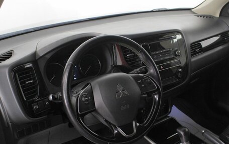 Mitsubishi Outlander III рестайлинг 3, 2018 год, 2 160 000 рублей, 13 фотография