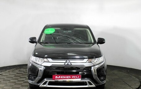 Mitsubishi Outlander III рестайлинг 3, 2018 год, 2 160 000 рублей, 2 фотография