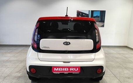 KIA Soul II рестайлинг, 2018 год, 1 999 000 рублей, 6 фотография