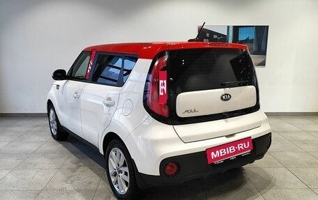 KIA Soul II рестайлинг, 2018 год, 1 999 000 рублей, 7 фотография