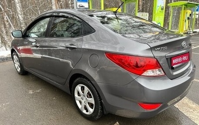 Hyundai Solaris II рестайлинг, 2013 год, 750 000 рублей, 1 фотография