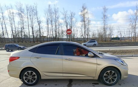 Hyundai Solaris II рестайлинг, 2011 год, 699 000 рублей, 4 фотография