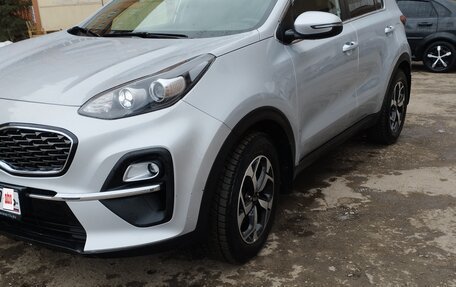 KIA Sportage IV рестайлинг, 2020 год, 2 790 000 рублей, 2 фотография