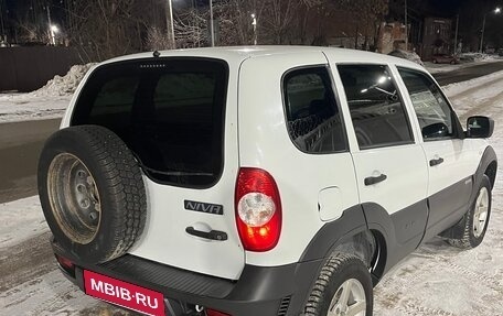 Chevrolet Niva I рестайлинг, 2018 год, 650 000 рублей, 3 фотография