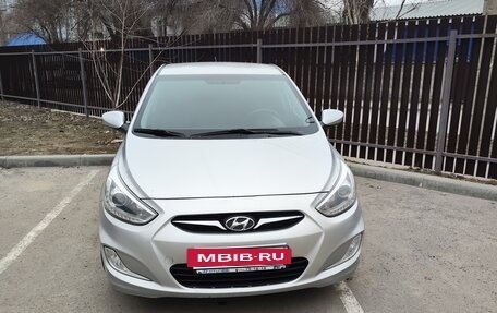 Hyundai Solaris II рестайлинг, 2014 год, 1 070 000 рублей, 13 фотография