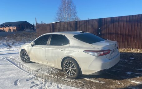 Toyota Camry, 2021 год, 3 550 000 рублей, 10 фотография