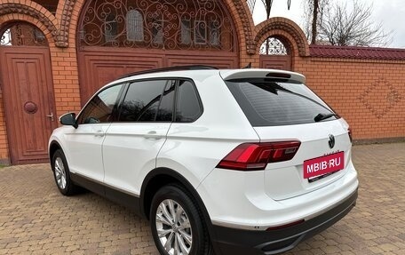 Volkswagen Tiguan II, 2021 год, 2 850 000 рублей, 3 фотография