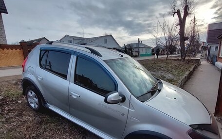 Renault Sandero I, 2014 год, 700 000 рублей, 2 фотография