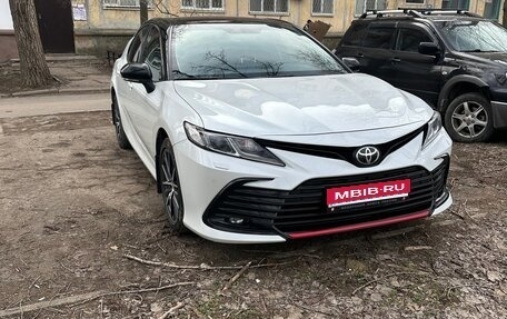 Toyota Camry, 2021 год, 3 630 000 рублей, 1 фотография