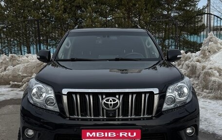 Toyota Land Cruiser Prado 150 рестайлинг 2, 2011 год, 3 100 000 рублей, 2 фотография