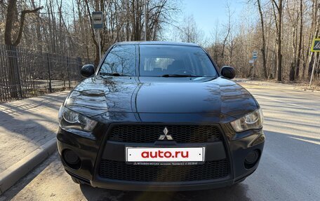 Mitsubishi Outlander III рестайлинг 3, 2010 год, 1 100 000 рублей, 1 фотография