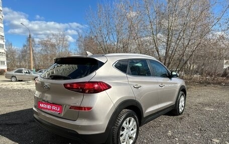 Hyundai Tucson III, 2019 год, 2 300 000 рублей, 2 фотография