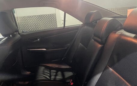 Toyota Camry, 2017 год, 2 350 000 рублей, 8 фотография