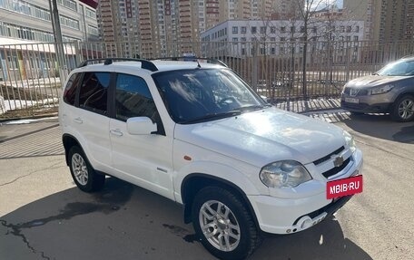 Chevrolet Niva I рестайлинг, 2010 год, 525 000 рублей, 3 фотография