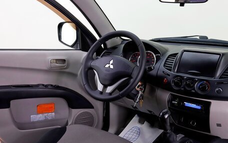 Mitsubishi L200 IV рестайлинг, 2011 год, 1 709 000 рублей, 9 фотография