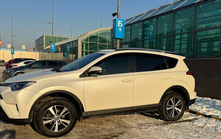 Toyota RAV4, 2017 год, 2 650 000 рублей, 3 фотография