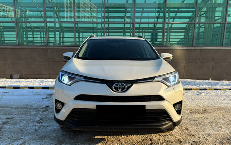 Toyota RAV4, 2017 год, 2 650 000 рублей, 8 фотография