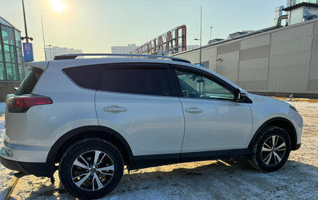 Toyota RAV4, 2017 год, 2 650 000 рублей, 6 фотография