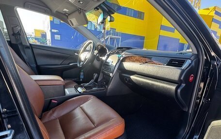 Toyota Camry, 2017 год, 2 650 000 рублей, 9 фотография