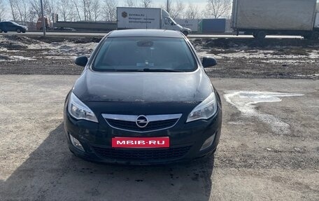 Opel Astra J, 2010 год, 550 000 рублей, 1 фотография