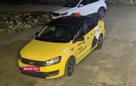 Volkswagen Polo VI (EU Market), 2018 год, 700 000 рублей, 4 фотография