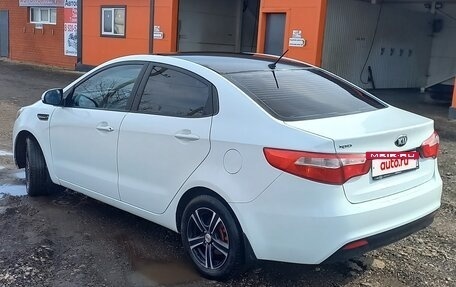 KIA Rio III рестайлинг, 2013 год, 800 000 рублей, 2 фотография