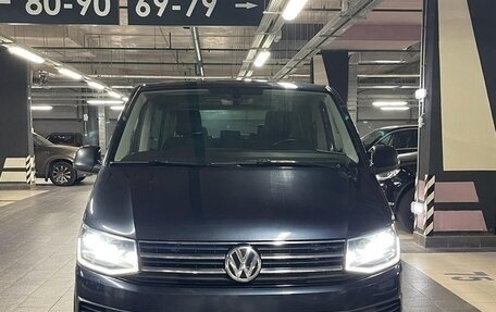 Volkswagen Multivan T6 рестайлинг, 2015 год, 3 800 000 рублей, 1 фотография