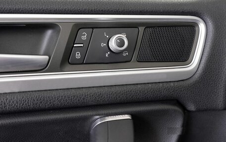 Volkswagen Touareg III, 2015 год, 2 499 000 рублей, 11 фотография