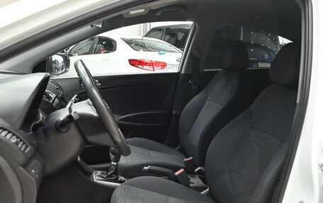 Hyundai Solaris II рестайлинг, 2015 год, 950 000 рублей, 11 фотография