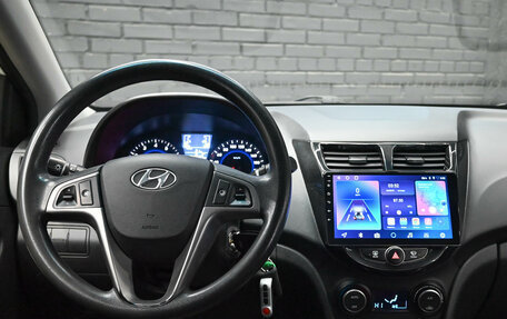 Hyundai Solaris II рестайлинг, 2015 год, 950 000 рублей, 16 фотография
