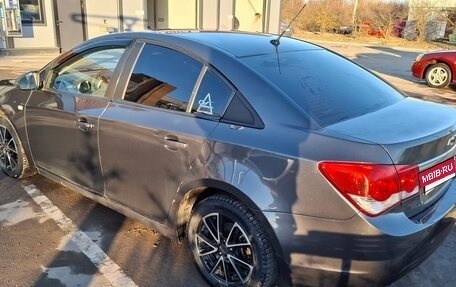 Chevrolet Cruze II, 2010 год, 570 000 рублей, 10 фотография