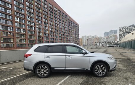 Mitsubishi Outlander III рестайлинг 3, 2015 год, 1 375 000 рублей, 7 фотография