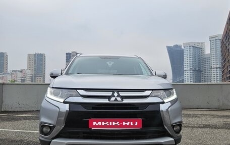 Mitsubishi Outlander III рестайлинг 3, 2015 год, 1 375 000 рублей, 8 фотография