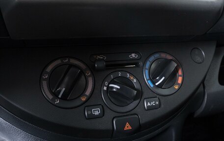 Nissan Note II рестайлинг, 2011 год, 999 000 рублей, 21 фотография