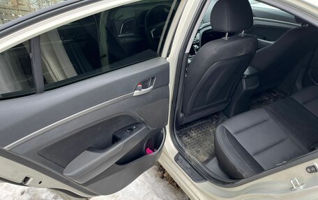 Hyundai Elantra VI рестайлинг, 2017 год, 1 150 000 рублей, 8 фотография