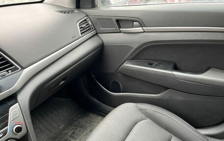 Hyundai Elantra VI рестайлинг, 2017 год, 1 150 000 рублей, 12 фотография