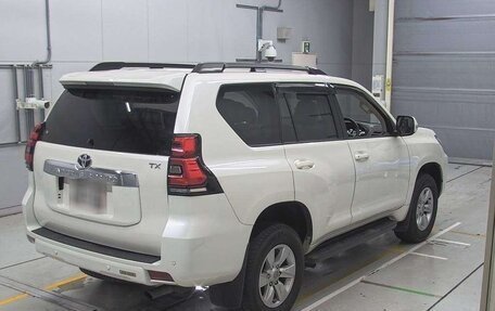 Toyota Land Cruiser Prado 150 рестайлинг 2, 2022 год, 3 980 000 рублей, 3 фотография