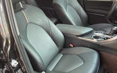 Toyota Camry, 2021 год, 2 390 442 рублей, 12 фотография