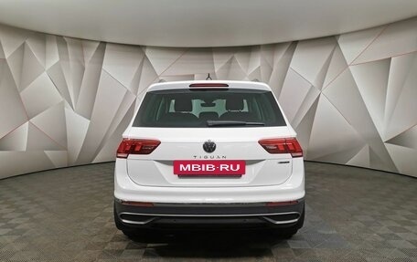 Volkswagen Tiguan II, 2021 год, 3 643 000 рублей, 8 фотография