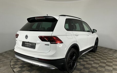 Volkswagen Tiguan II, 2018 год, 2 950 000 рублей, 6 фотография