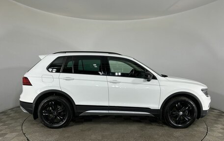 Volkswagen Tiguan II, 2018 год, 2 950 000 рублей, 4 фотография