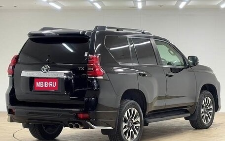 Toyota Land Cruiser Prado 150 рестайлинг 2, 2022 год, 3 850 199 рублей, 3 фотография