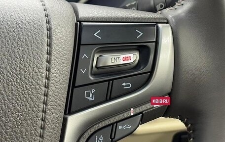 Toyota Land Cruiser Prado 150 рестайлинг 2, 2022 год, 3 850 199 рублей, 16 фотография