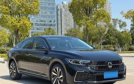 Volkswagen Passat B8 рестайлинг, 2021 год, 2 450 000 рублей, 3 фотография