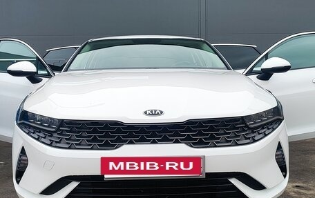 KIA K5, 2021 год, 2 400 000 рублей, 13 фотография