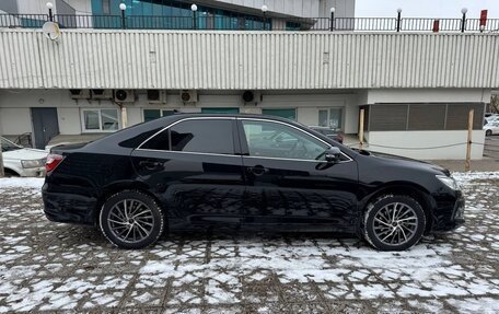 Toyota Camry, 2018 год, 2 000 000 рублей, 4 фотография