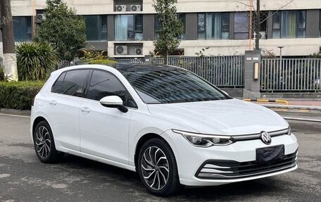 Volkswagen Golf VIII, 2022 год, 1 740 000 рублей, 5 фотография
